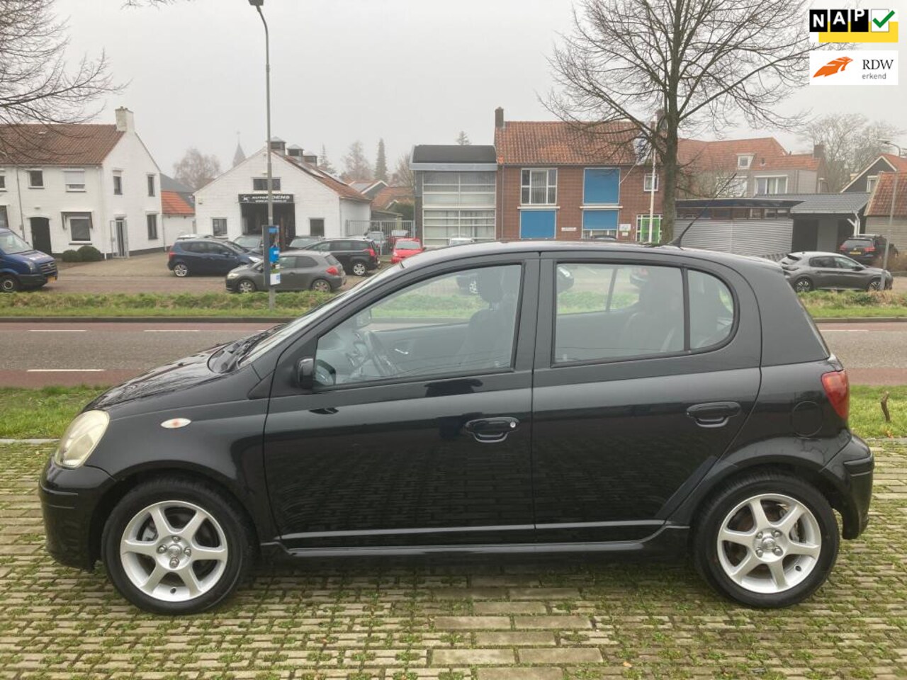 Toyota Yaris - 1.5 VVT-i T-Sport | 5-Deurs | 1e Eigenaar | 157.332 KM + NAP | Dealeronderhouden. - AutoWereld.nl