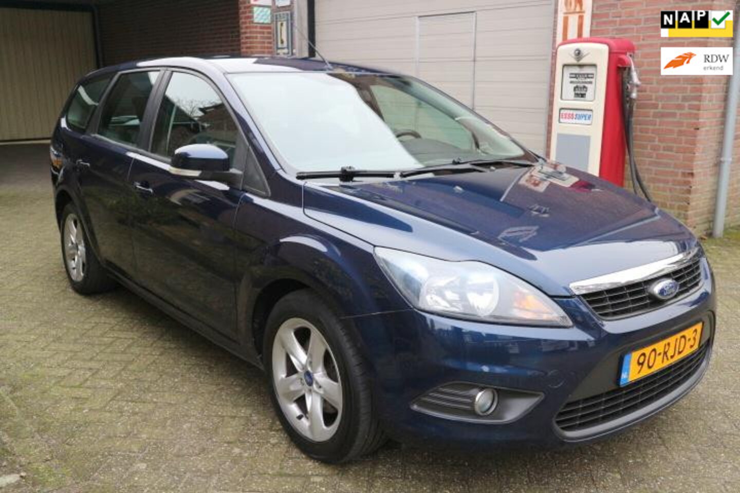 Ford Focus Wagon - 1.6 Comfort ZEER NETTE EN GOEDE AUTO (een van de laatste met de goede 4 cilinder motor) - AutoWereld.nl