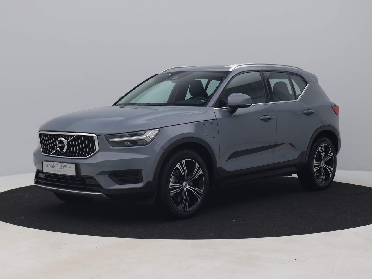 Volvo XC40 - 1.5 T4 Recharge Inscription | CAMERA | KEYLESS | H&K | STOEL- EN STUURVERW. - AutoWereld.nl