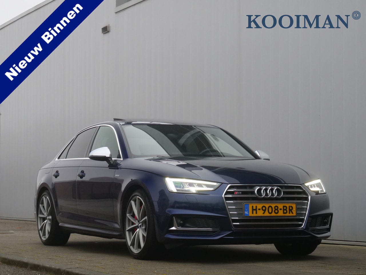 Audi A4 Limousine - 3.0 TFSI S4 quattro 354pk Pro Line Plus Automaat Schuifdak / Massagestoel / 19 Inch / Trek - AutoWereld.nl