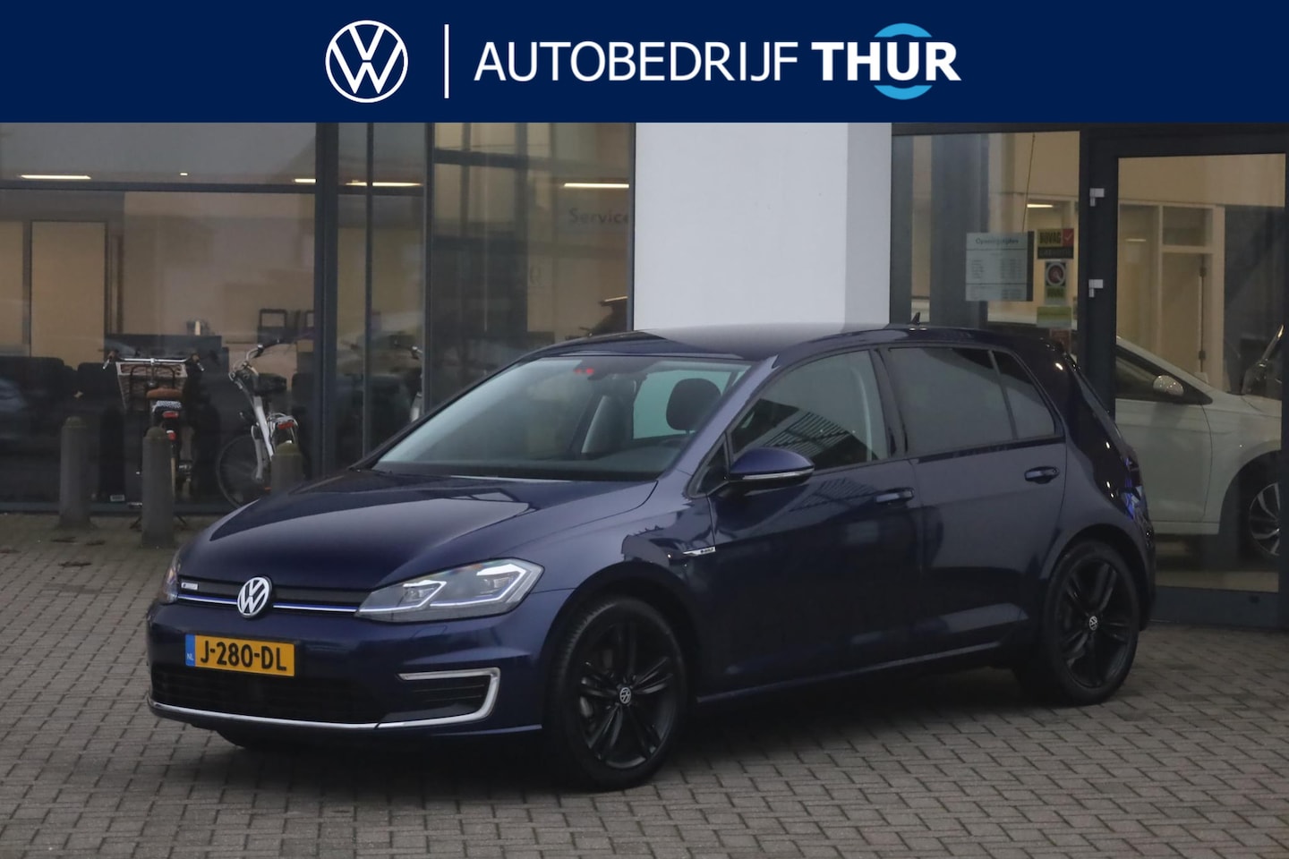 Volkswagen e-Golf - E-DITION 135PK / 100kW DSG, Voorstoelen verwarmbaar, koplampreiniging, digital cockpit dis - AutoWereld.nl