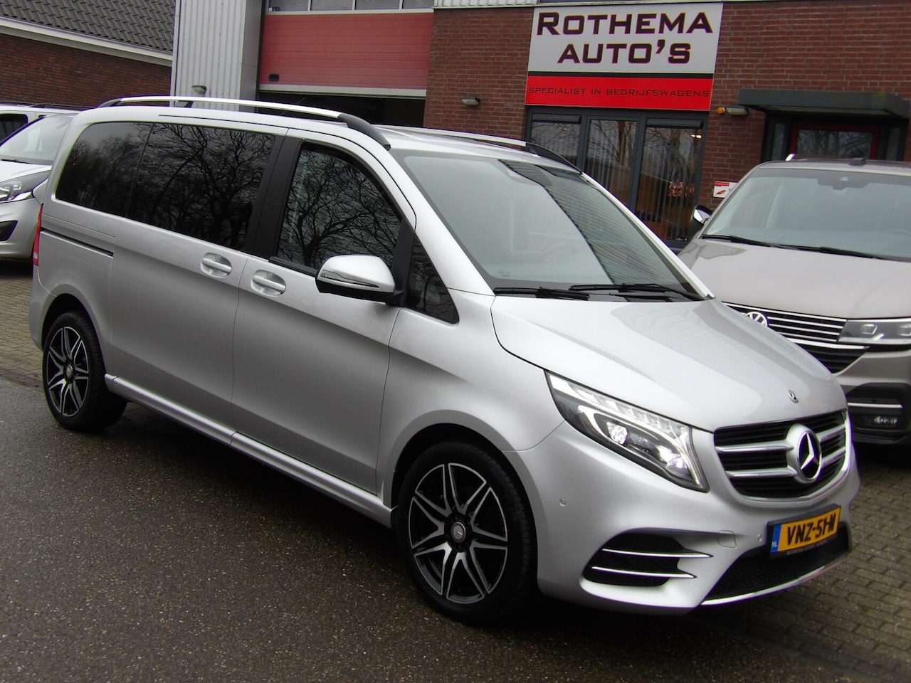 Mercedes-Benz V-klasse - 250 2017 AMG 2x ELEKTR SCHUIFDEUR TOPSTAAT VELE EXTRA'S SLECHTS 117472KM!! - AutoWereld.nl