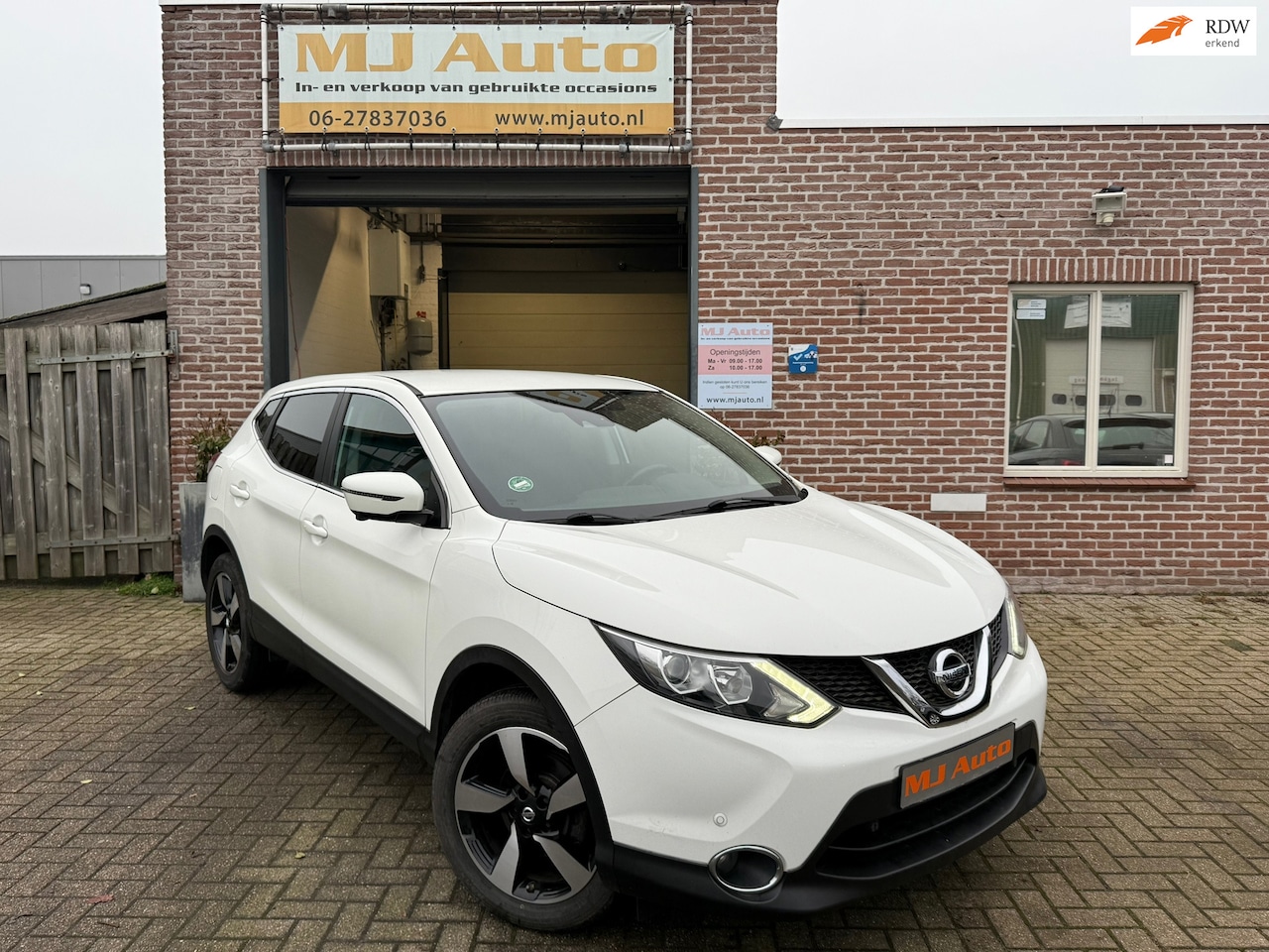 Nissan Qashqai - 1.2 N-Connecta navi*360 camera*key less go - AutoWereld.nl