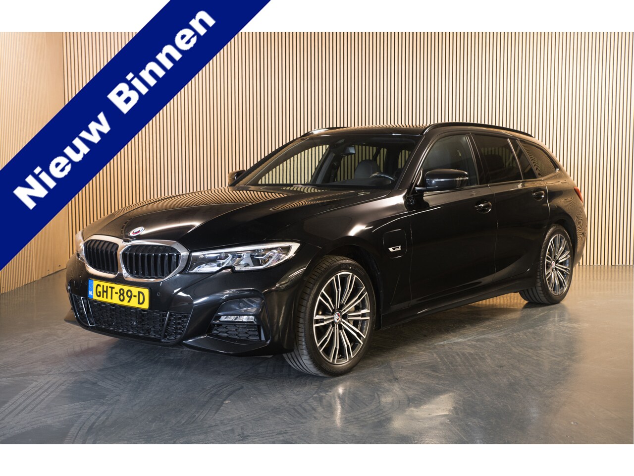 BMW 3-serie Touring - 330e xDrive High Executive M-Sport Panoramadak - Stoelverwarming - Apple Carplay/ Android - AutoWereld.nl