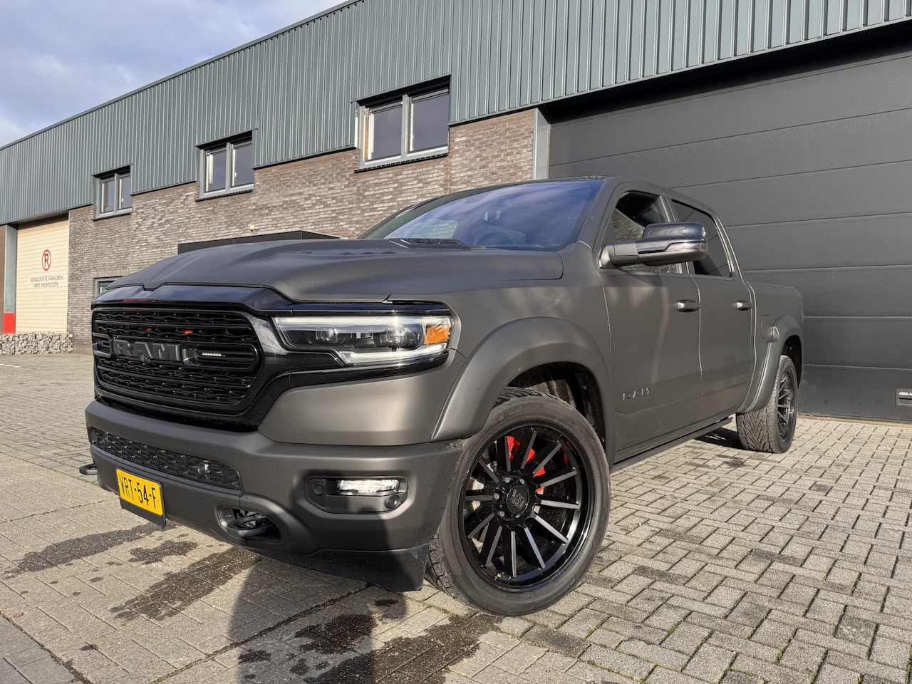 Dodge Ram 1500 - 5.7 V8 4x4 Crew Cab Limited | 1E EIGENAAR | 12 MND GARANTIE | BTW AUTO | LUCHTVERING | BOM - AutoWereld.nl