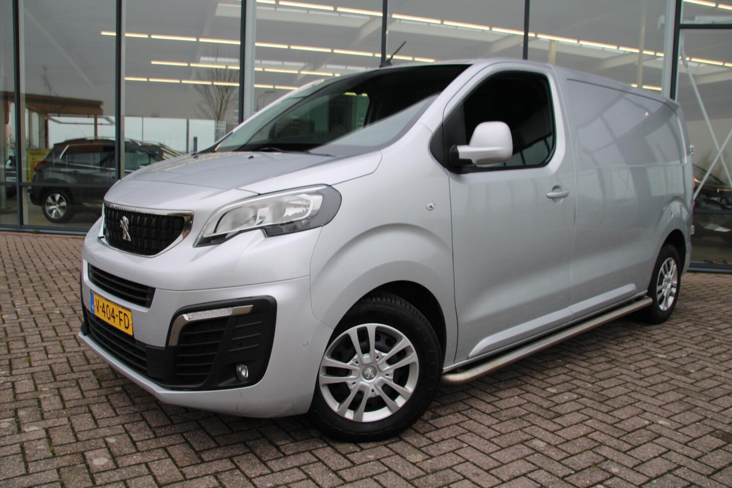 Peugeot Expert - 231S 2.0 BlueHDI 120 L2 Premium Pack Airco Euro6 - AutoWereld.nl