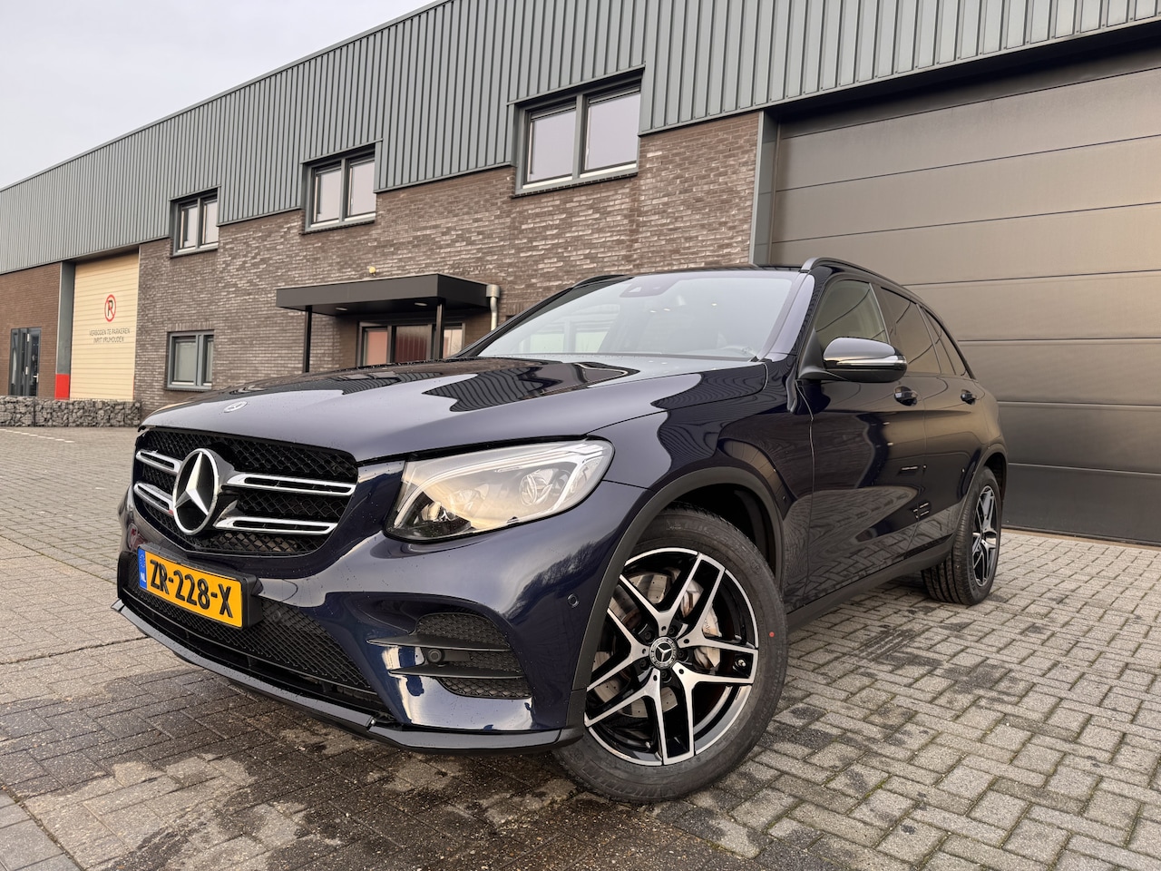 Mercedes-Benz GLC-klasse - 250 4MATIC Sport Edition Premium | 1E EIGENAAR | 12MND GARANTIE | NAVI | LED | AUTOMAAT | - AutoWereld.nl