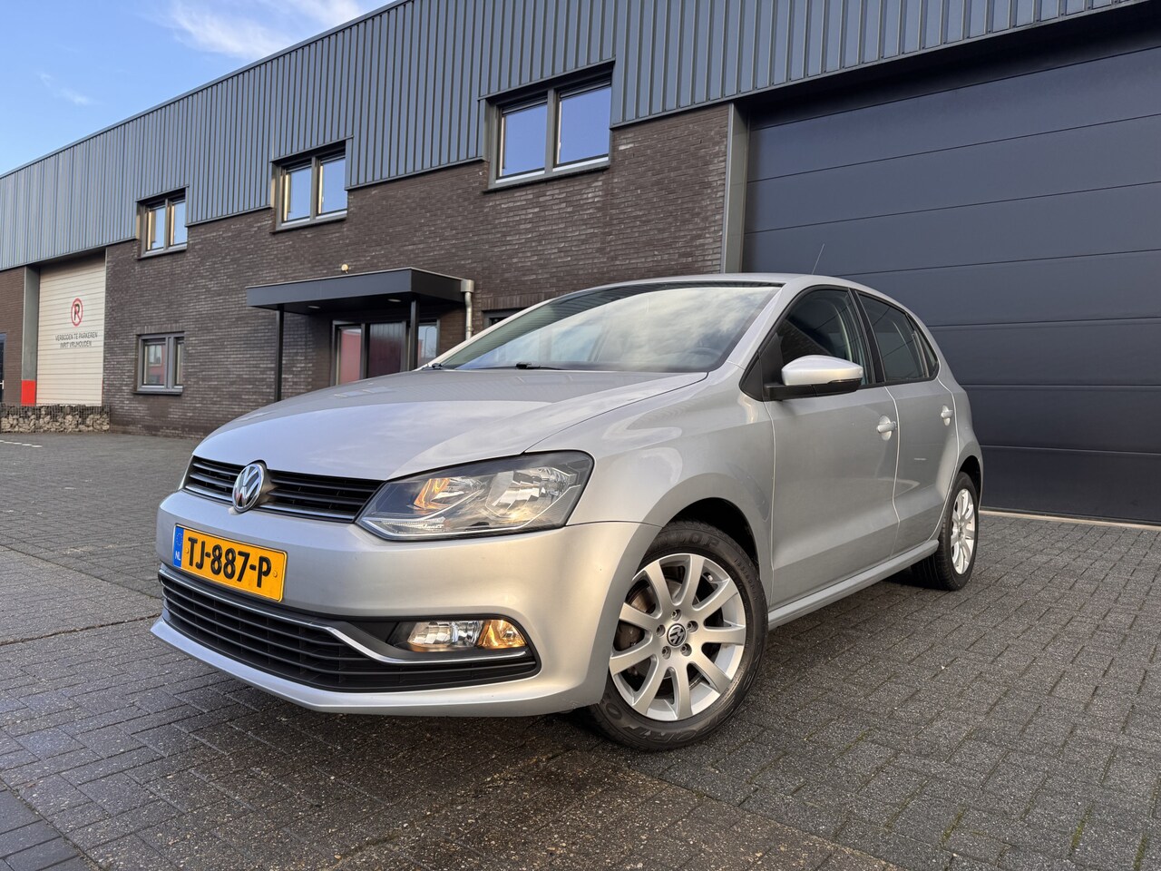 Volkswagen Polo - 1.0 Edition R | 2E EIGENAAR | 12 MND GARANTIE | AIRCO | LMV | - AutoWereld.nl