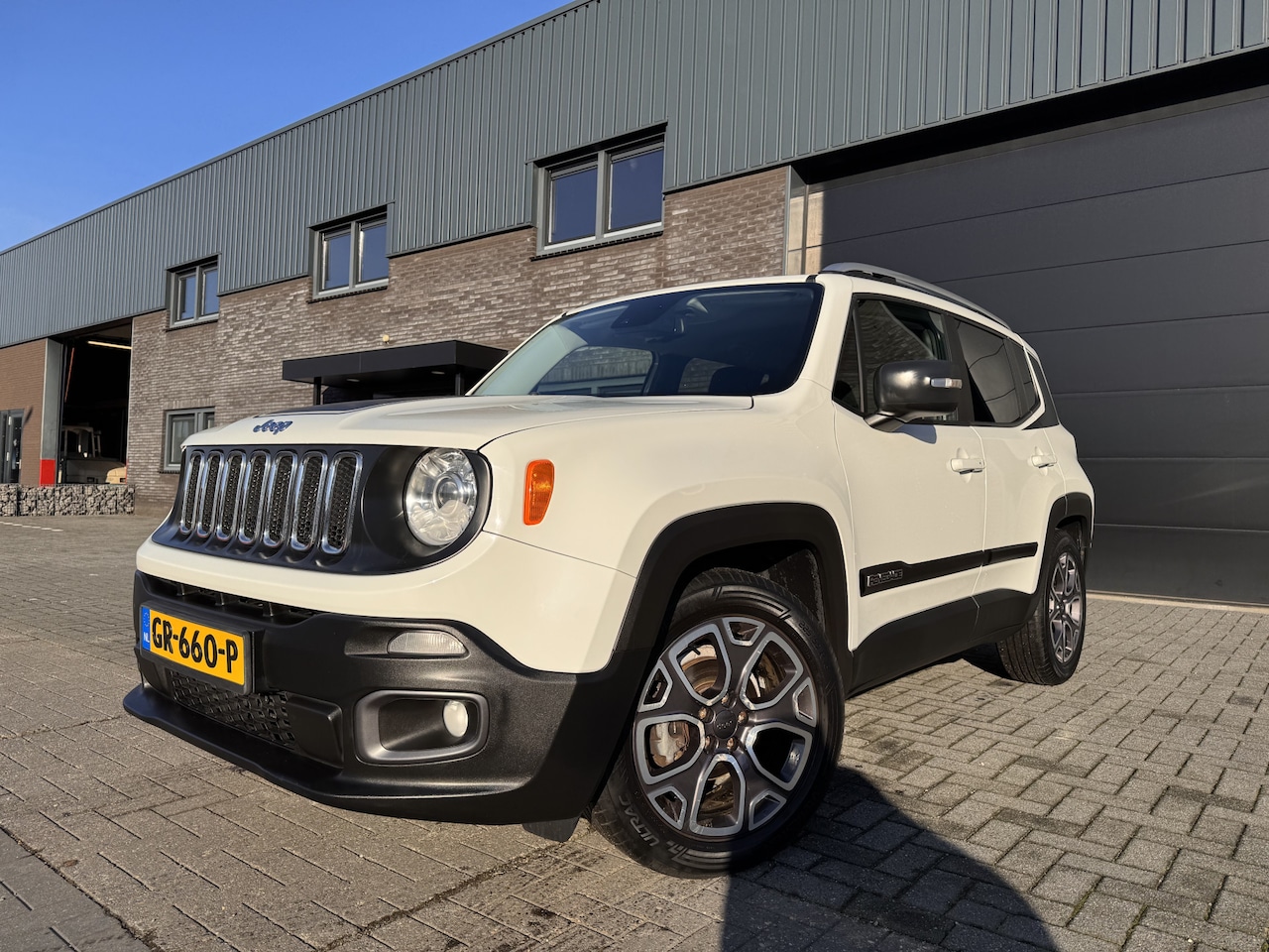 Jeep Renegade - 1.4 MultiAir Limited | 12 MND GARANTIE | NAVI | AIRCO | LMV | NL AUTO | - AutoWereld.nl