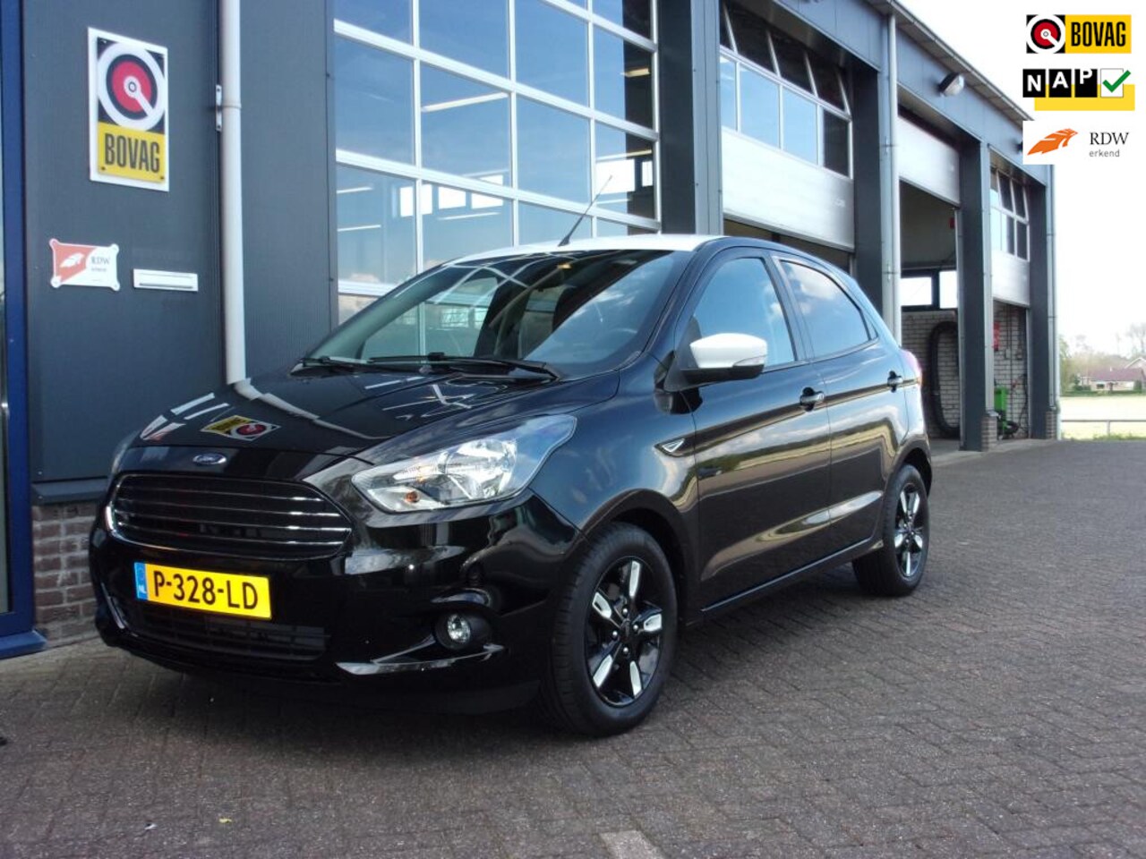 Ford Ka - 1.2/86 pk Trend Ultimate Black/White - AutoWereld.nl