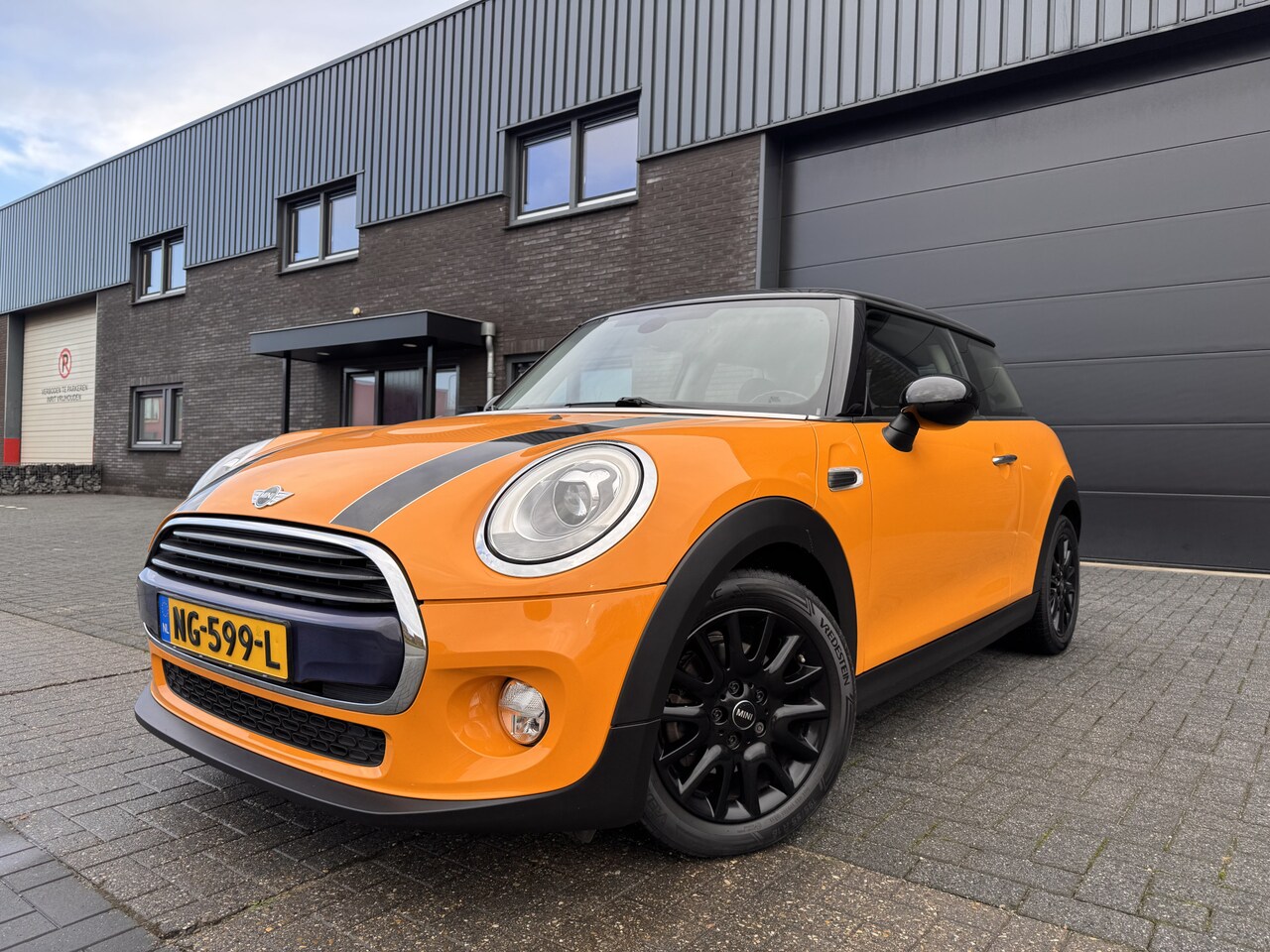 MINI Cooper - Mini 1.5 Pepper Business | 1E EIGENAAR | 12MND GARANTIE | AUTOMAAT | NAVI | - AutoWereld.nl