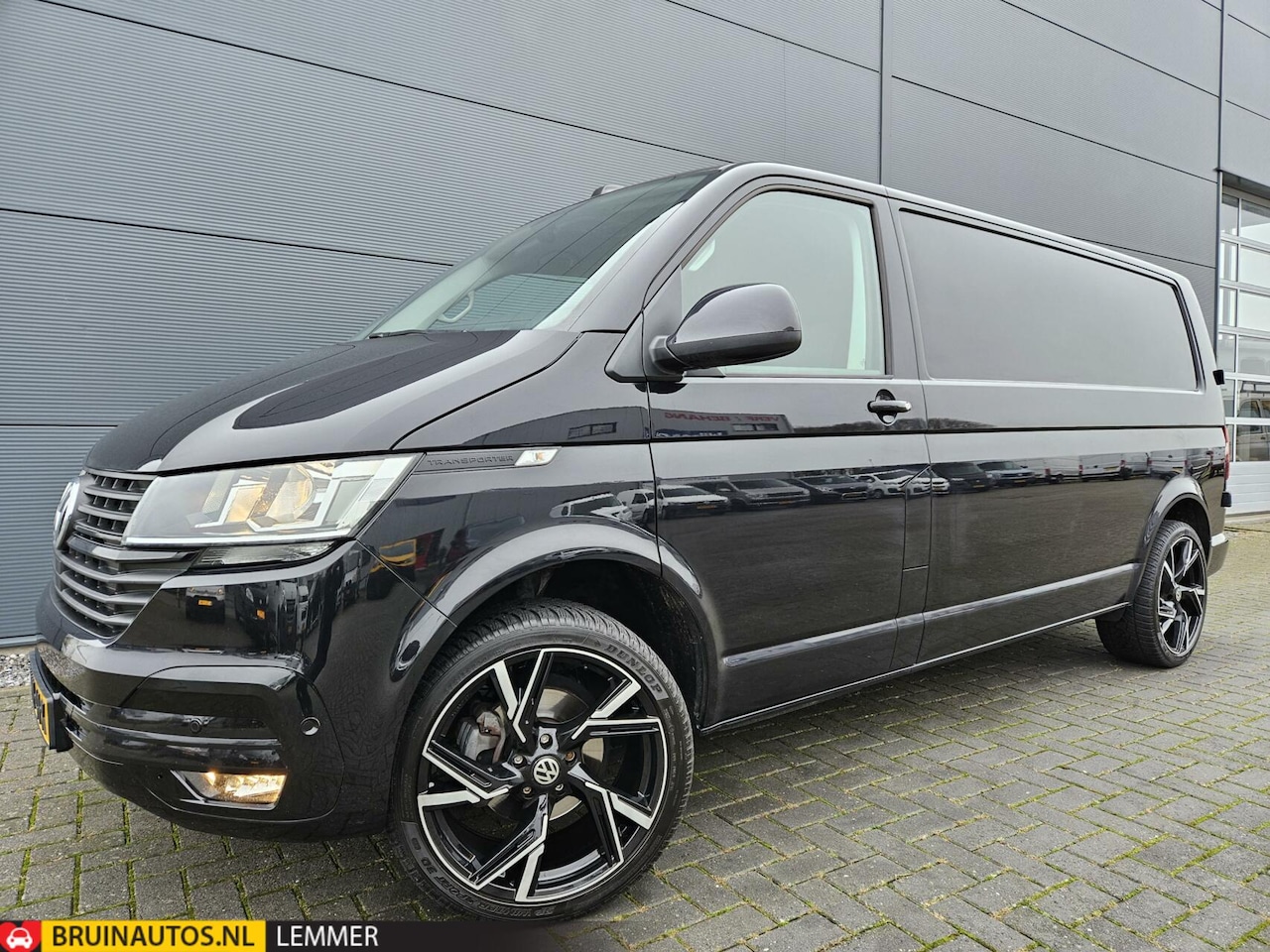 Volkswagen Transporter - 2.0 TDI L2H1 Navi 110 PK 20 inch Nieuwstaat - AutoWereld.nl