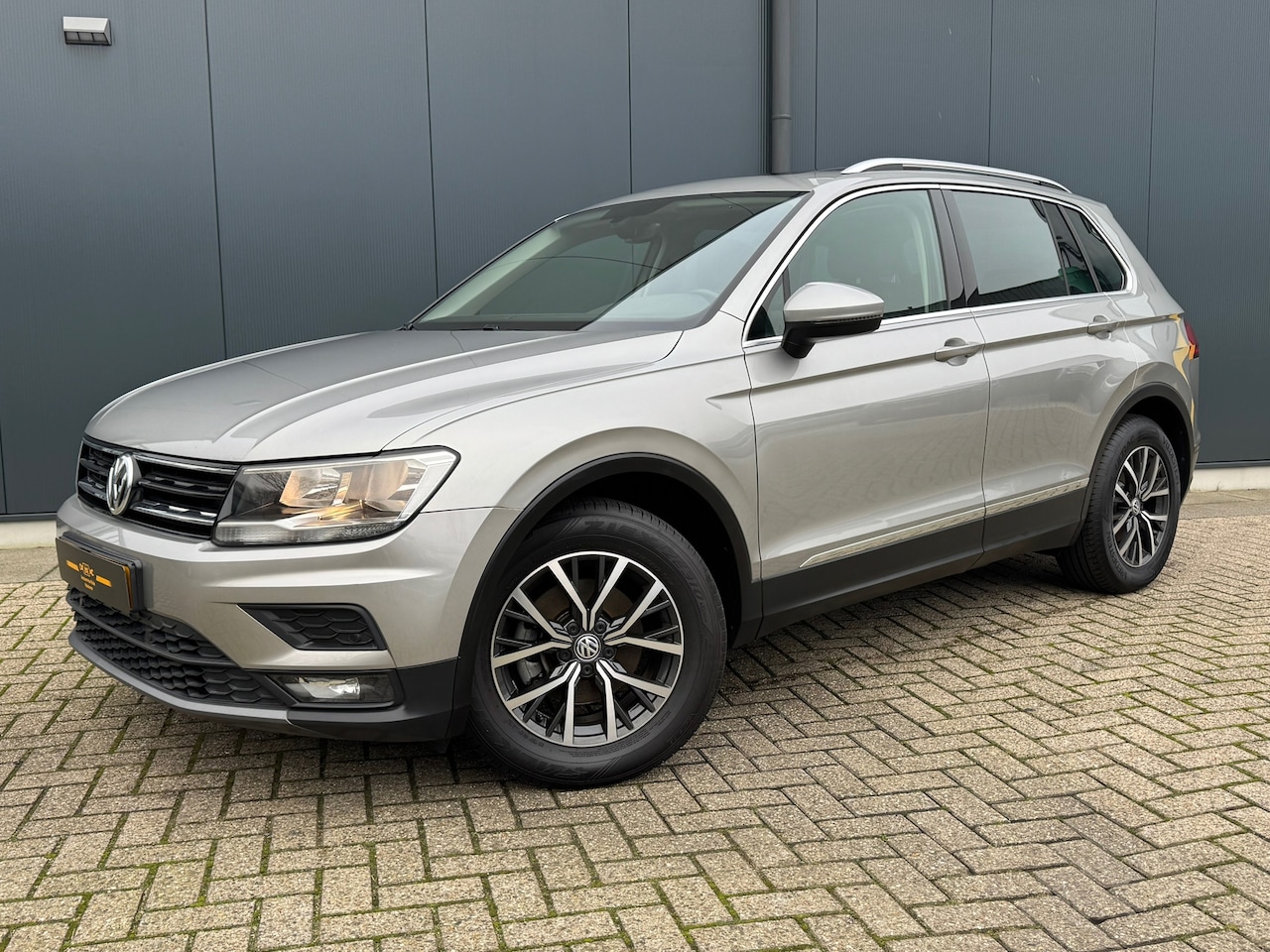 Volkswagen Tiguan - 1.4 TSI ACT Highline * Camera * Panorama * Trekhaak * - AutoWereld.nl