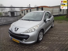 Peugeot 207 - 1.4 X-line