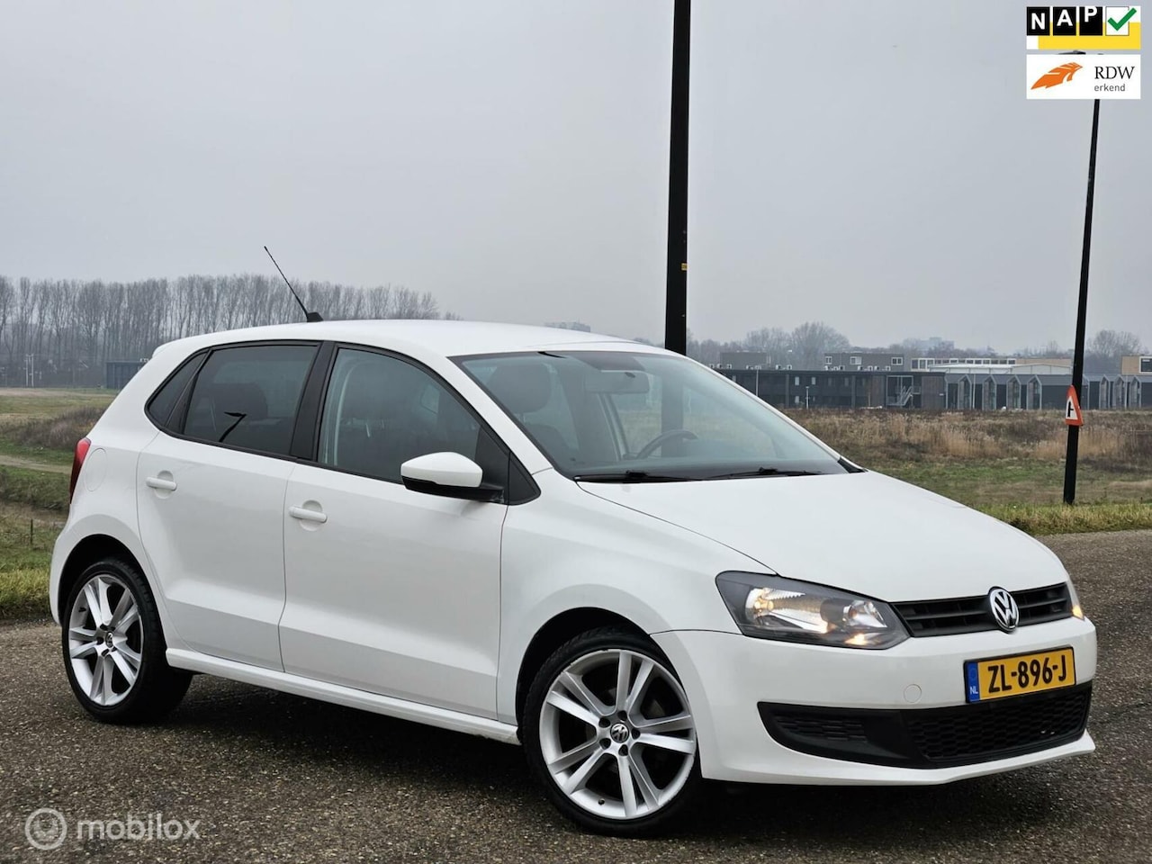 Volkswagen Polo - 1.2-12V Airco|Elektr ramen|Lmv|Nap|Boekjes - AutoWereld.nl