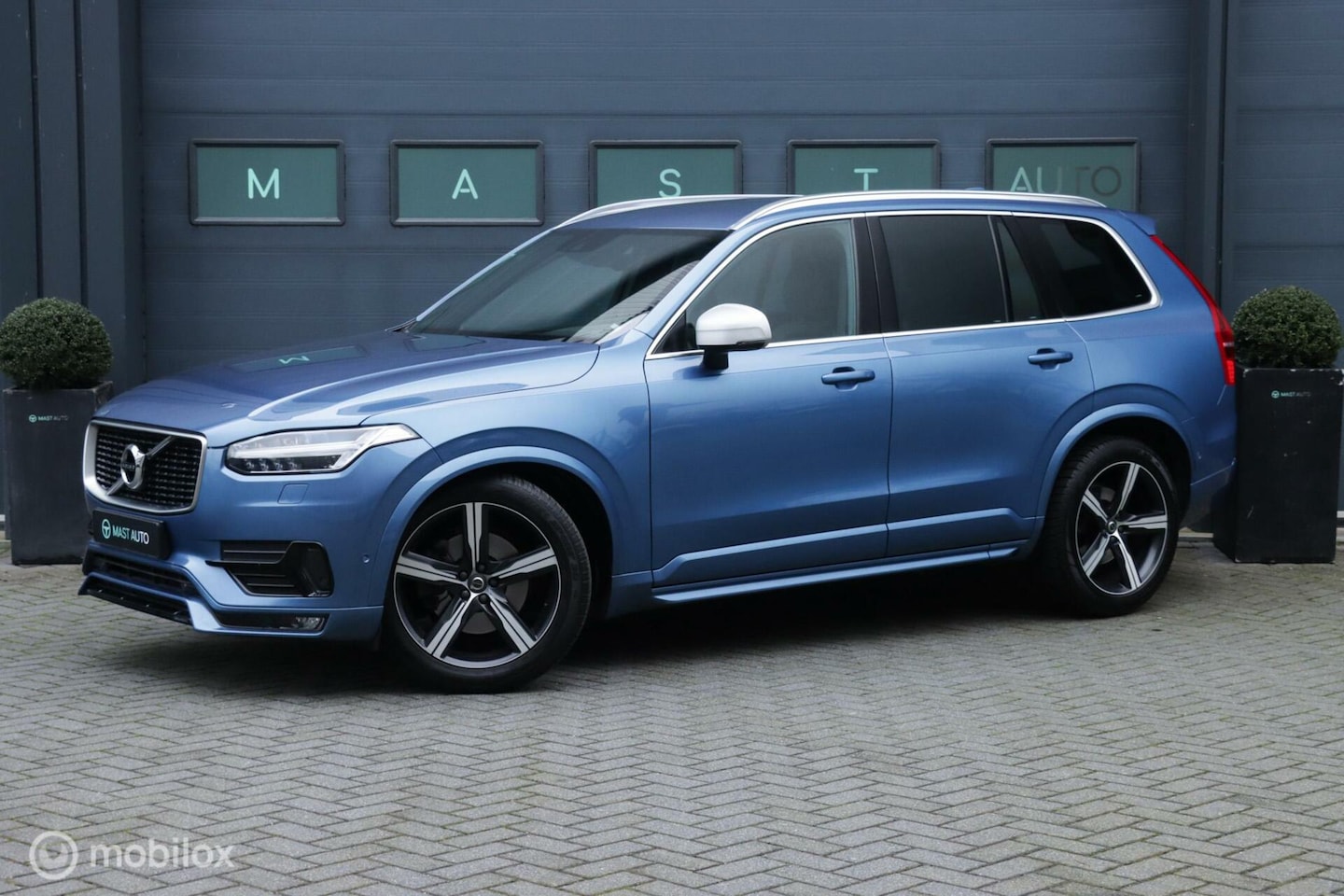 Volvo XC90 - 2.0 D5 AWD R-Design|4x Verwarming|Camera| - AutoWereld.nl