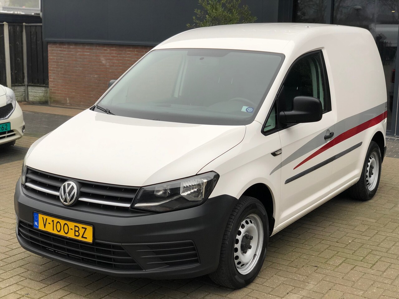 Volkswagen Caddy - 2.0 TDI L1H1 AIRCO TREKHAAK ELEKTRISCH PAKKET - AutoWereld.nl