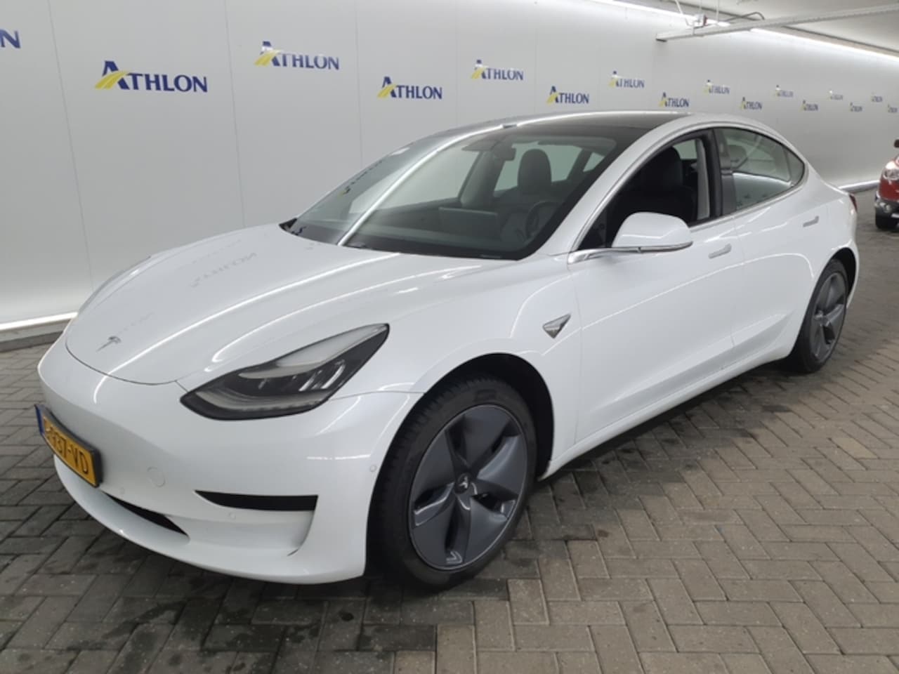 Tesla Model 3 - Standard RWD Plus [ TREKHAAK+AUTOPILOT+PREMIUM AUDIO ] - AutoWereld.nl