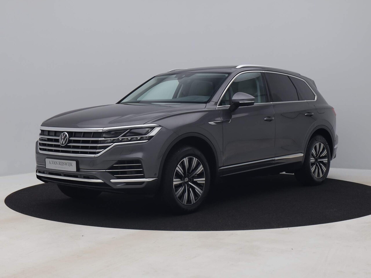 Volkswagen Touareg - 3.0 TSi eHybrid 4MOTION | PANO | 360° | ADAPTIVE | STOELVERW. - AutoWereld.nl