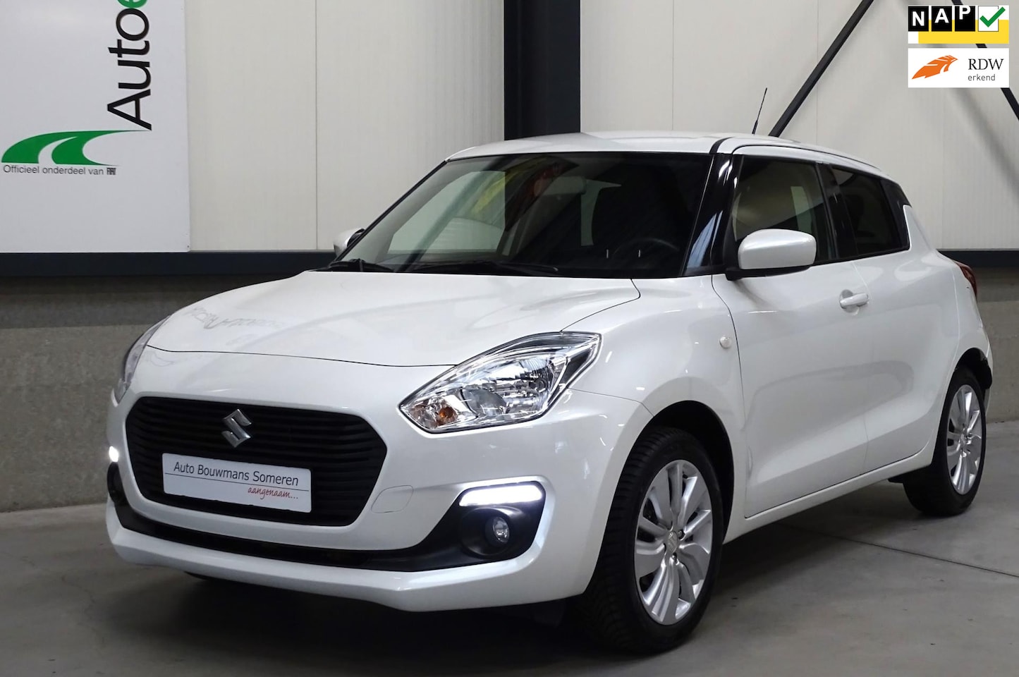 Suzuki Swift - 1.2 "SELECT" - AIRCO/APPLE CAR PLAY/ VERW STOELEN/ PRIVACY GLAS/ETC - AutoWereld.nl