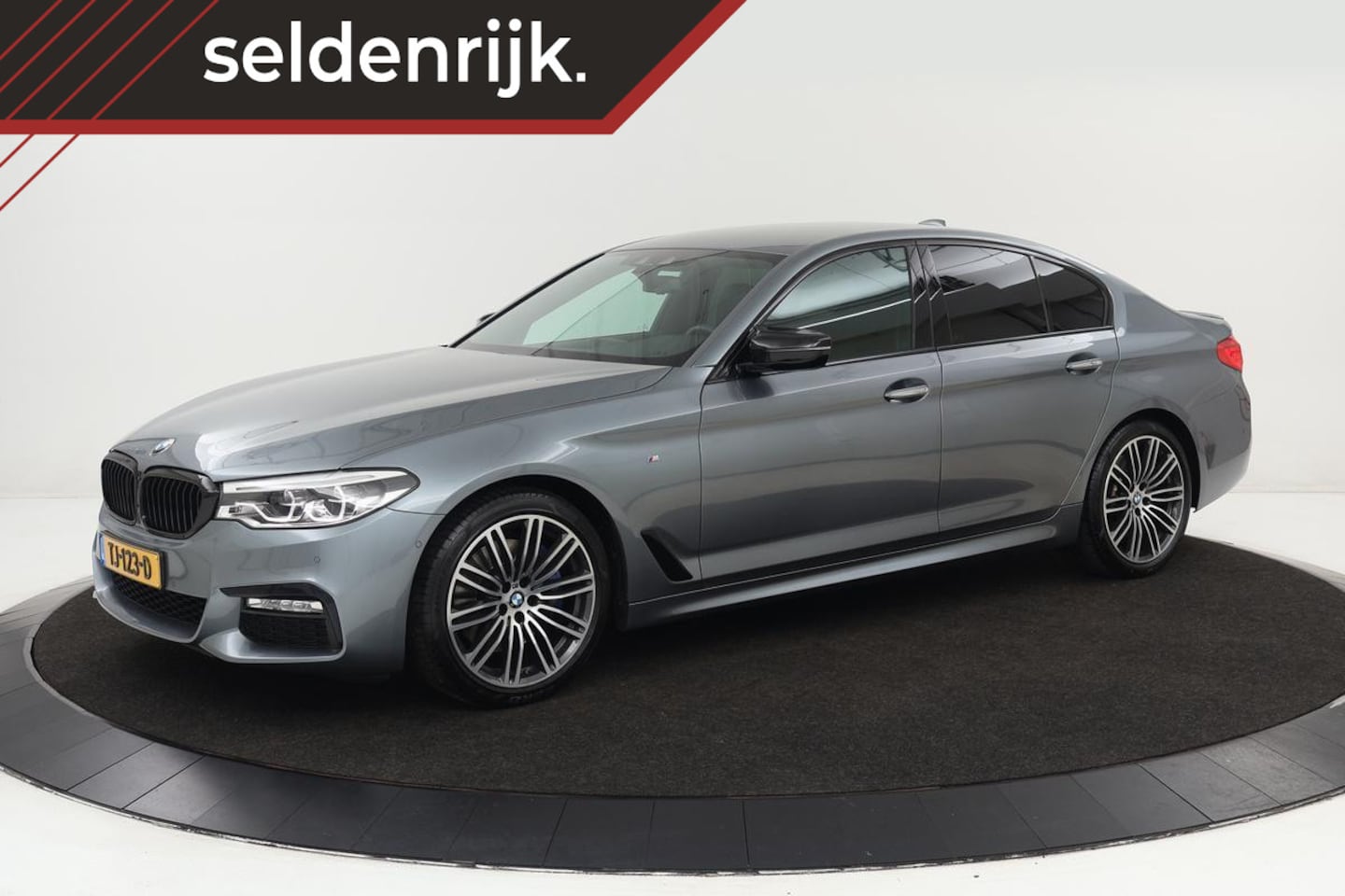 BMW 5-serie - 530i M Sport | Nappaleder | Harman/Kardon | Stoelverwarming | Sfeerverlichting | Full LED - AutoWereld.nl