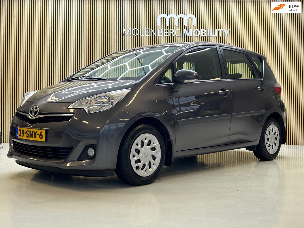 Toyota Verso S - 1.3 VVT-i Aspiration 1.3 VVT-i Aspiration - AutoWereld.nl