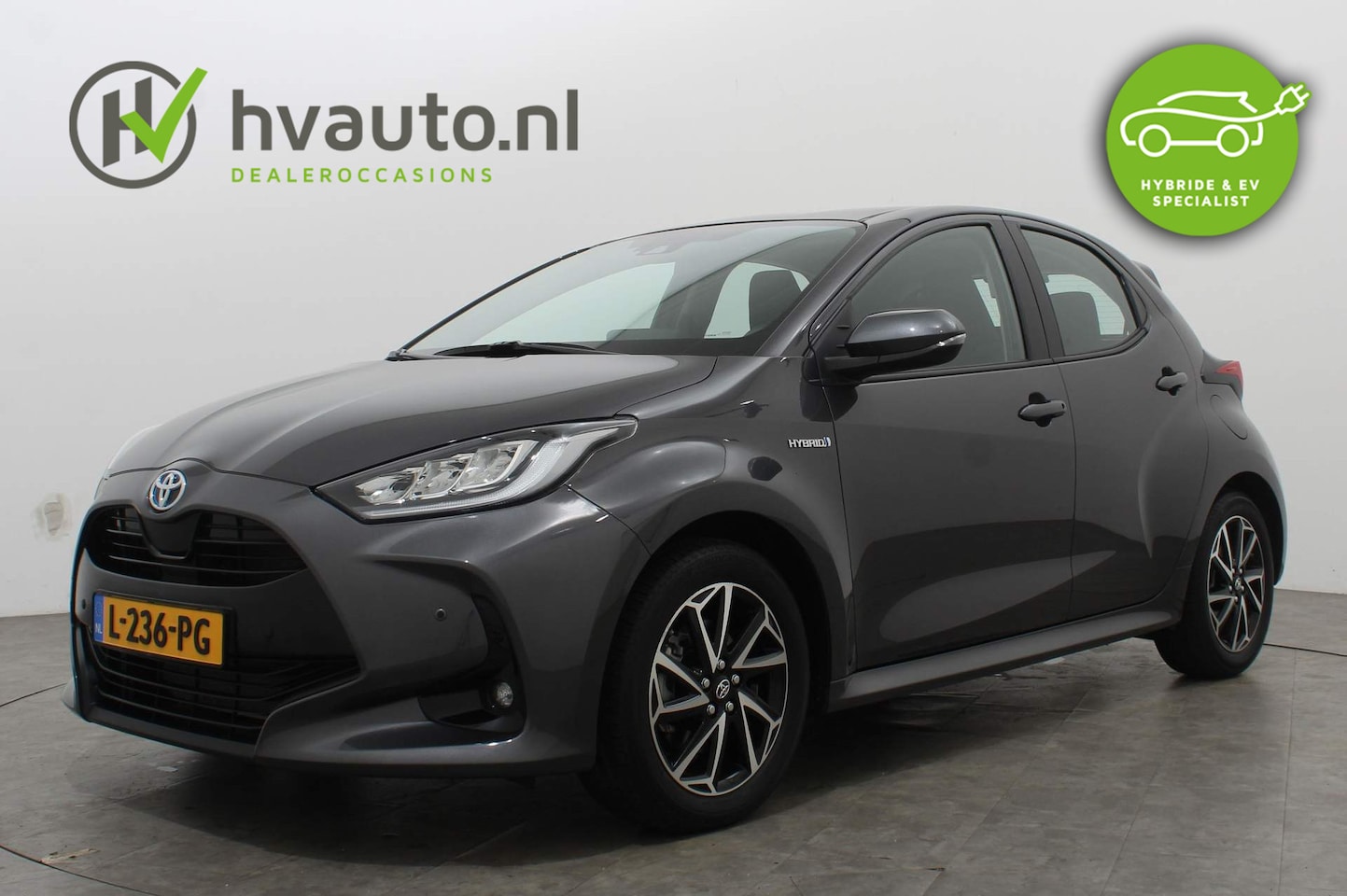 Toyota Yaris - 1.5 HYBRID DYNAMIC AUT. | Navi | Camera | Adaptive Cruise | Trekhaak - AutoWereld.nl