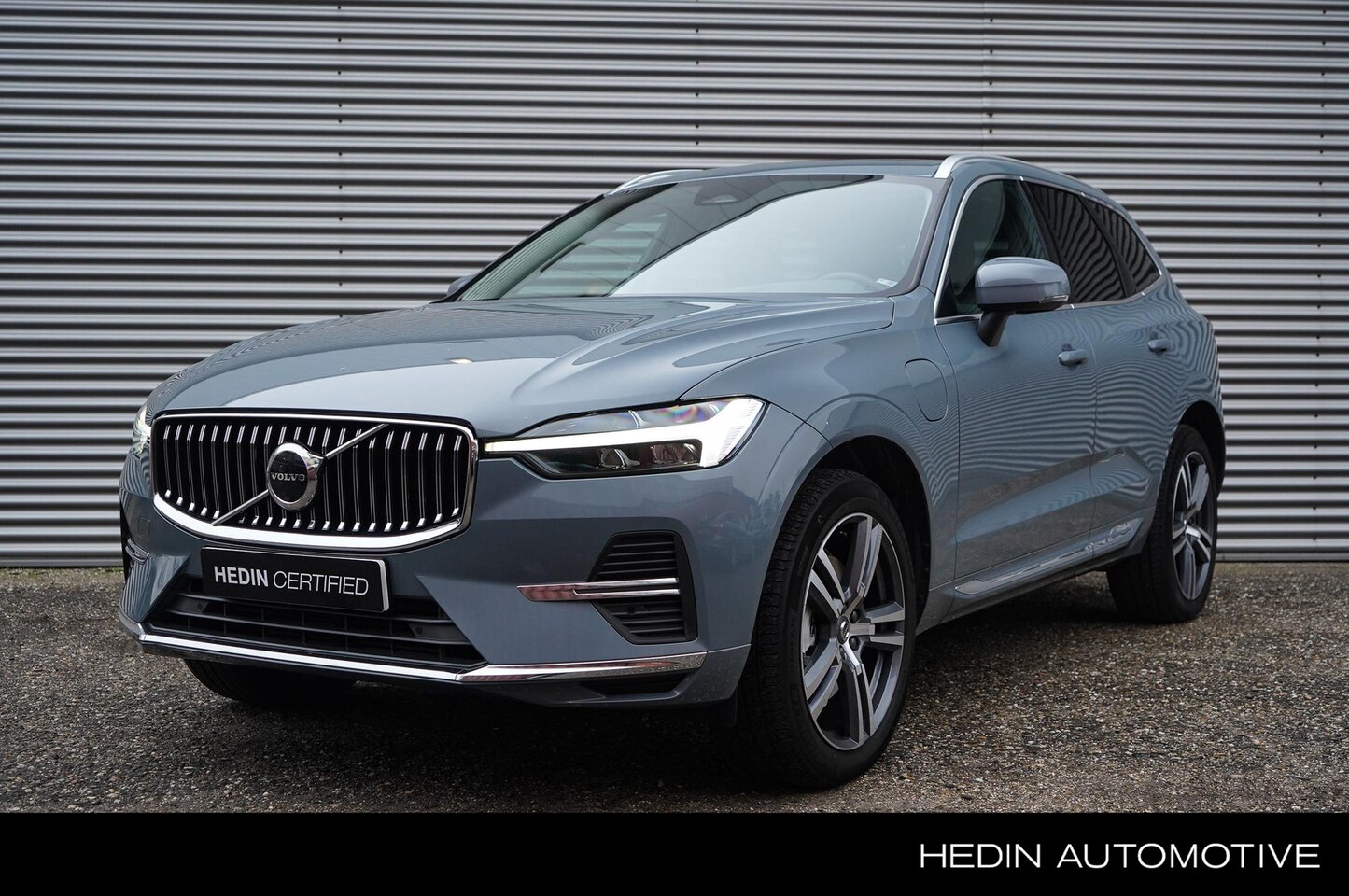 Volvo XC60 - 2.0 T6 Plug-in hybrid AWD Essential Edition Bright Volvo XC60 2.0 Recharge T6 AWD Essentia - AutoWereld.nl