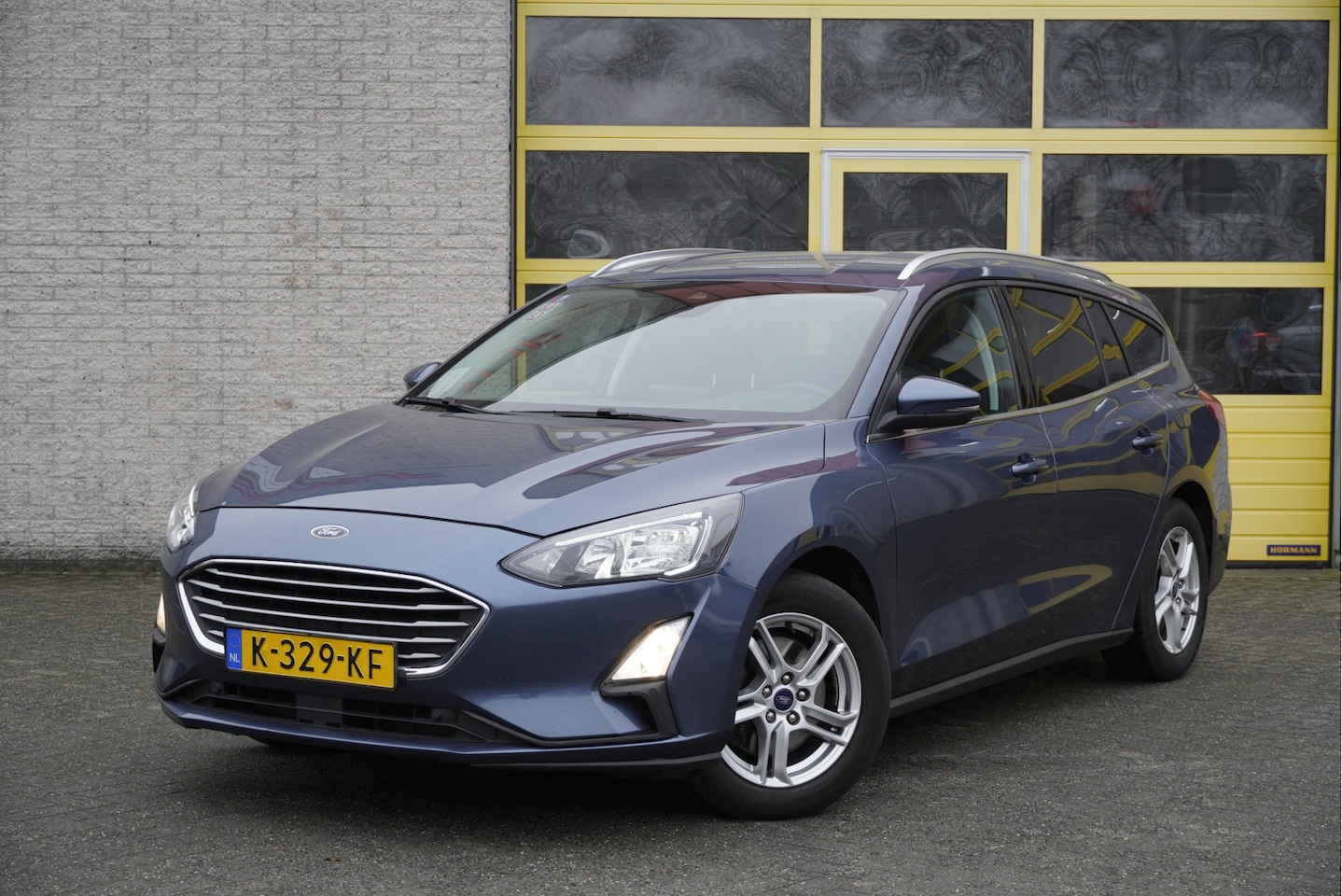 Ford Focus Wagon - 1.5 EcoBlue Trend Edition Business BJ2021 Lmv 16" | Led | Pdc | Navi | Trekhaak | Achterui - AutoWereld.nl