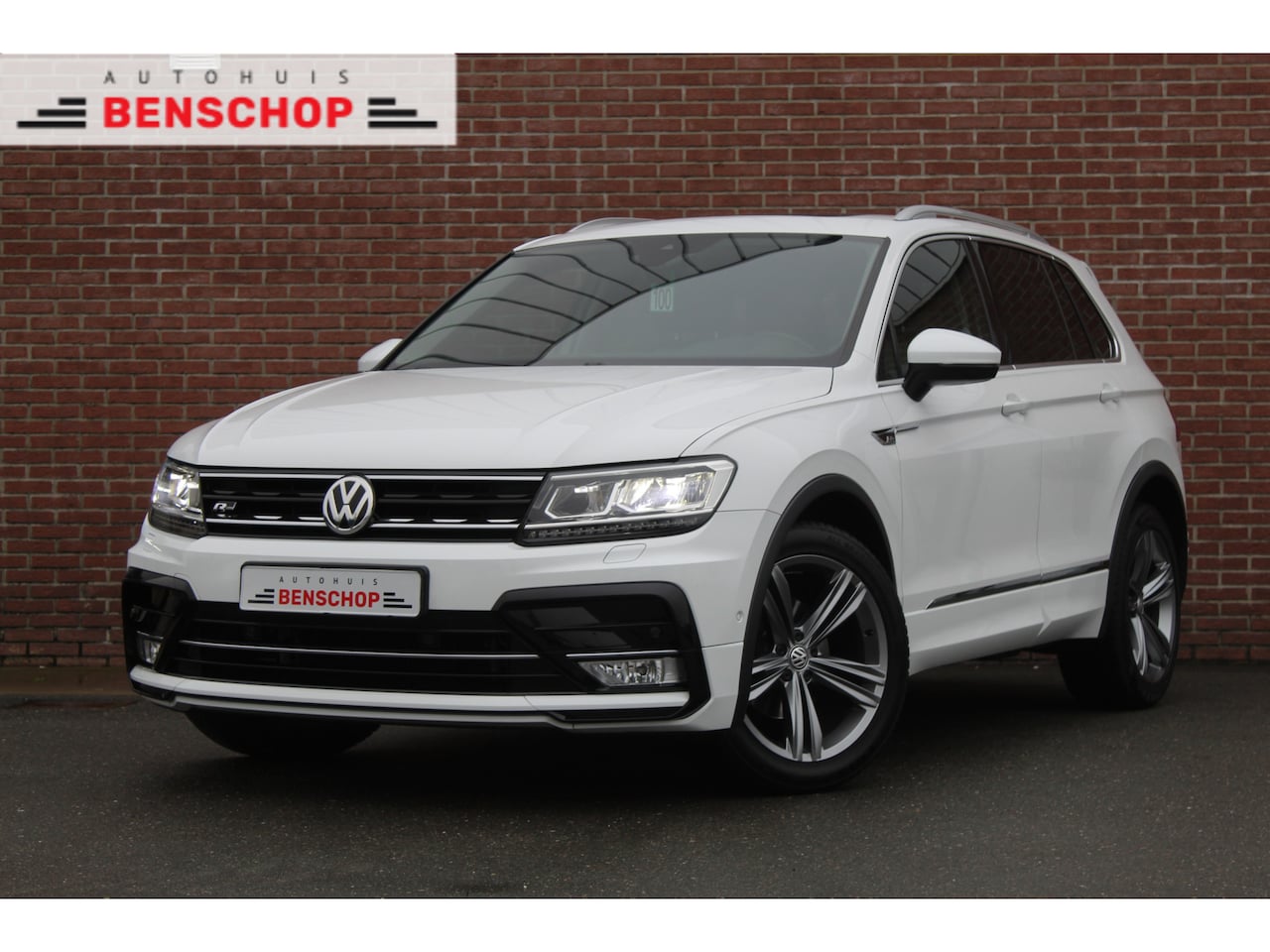 Volkswagen Tiguan - 1.4 150PK TSI DSG ACT R-line |PANO|LED|ACC|HEAD-UP|APP.CONNECT|ACHTER.CAMERA| - AutoWereld.nl