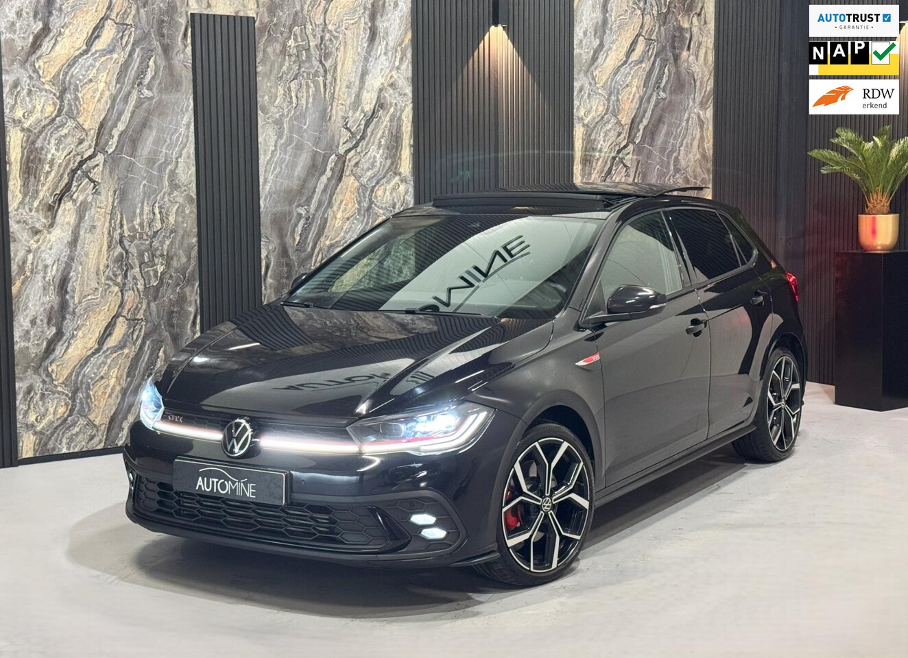 Volkswagen Polo - 2.0 TSI GTI|PANO|BEATS|IQ|ALCANTARA|BOMVOL - AutoWereld.nl