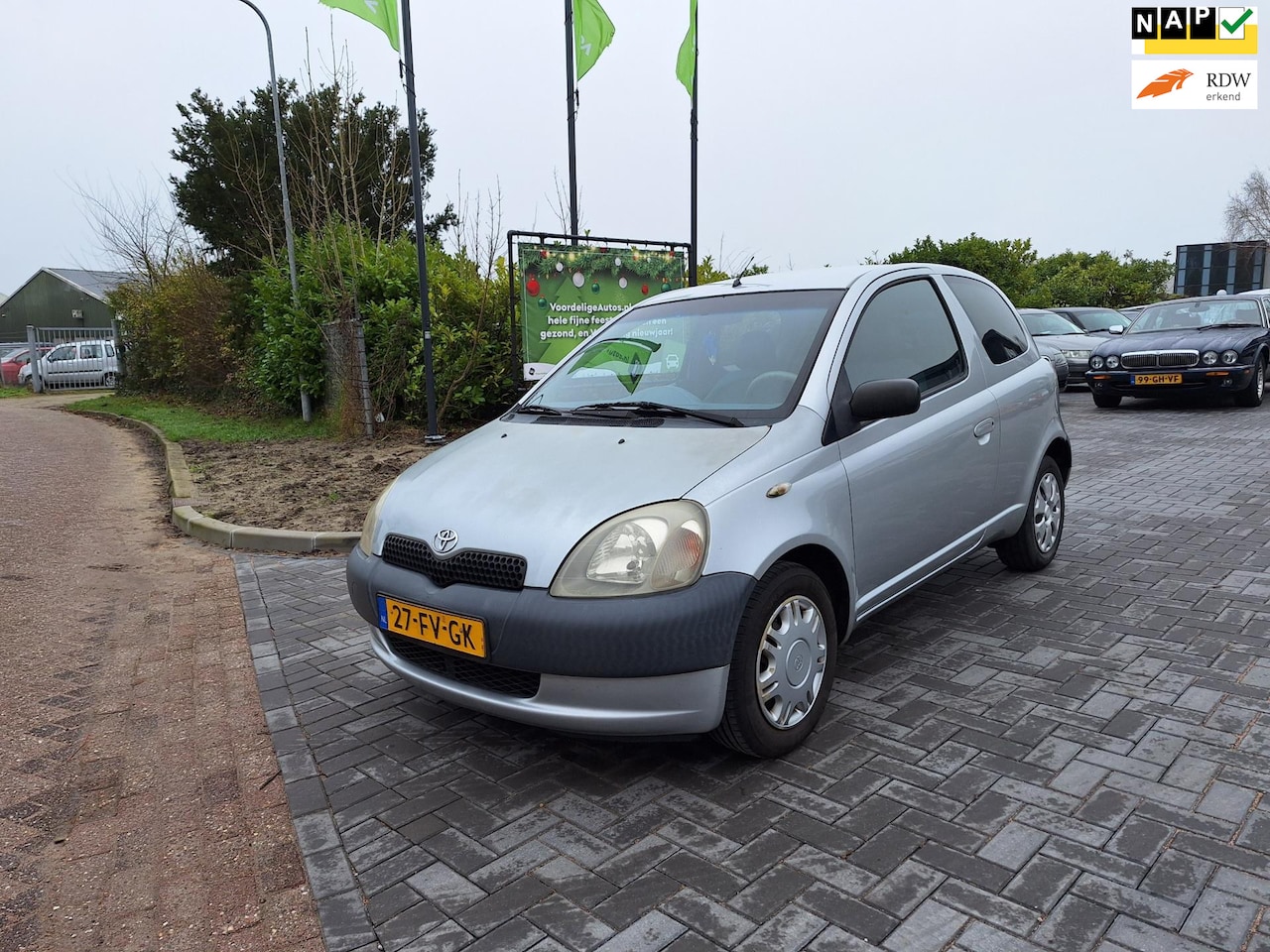 Toyota Yaris - 1.0-16V VVT-i Terra / APK september 2025 - AutoWereld.nl