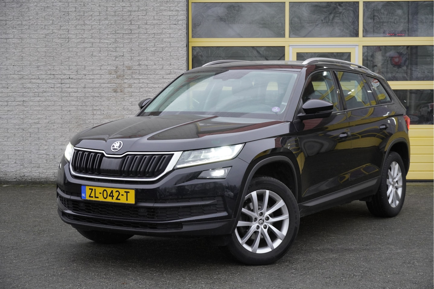 Skoda Kodiaq - 1.5 TSI 150PK! Automaat Business Edition BJ2019 Lmv 18" | Led | Pdc | Navi | Keyless entry - AutoWereld.nl