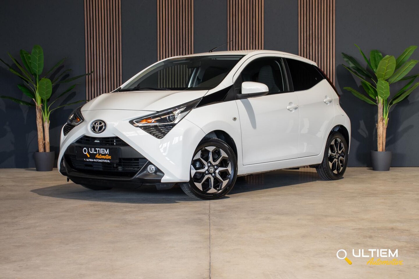 Toyota Aygo - 1.0 VVT-i X-Joy Toyota Aygo 1.0 VVT-i x-joy | CARPLAY*CRUISE*LED - AutoWereld.nl