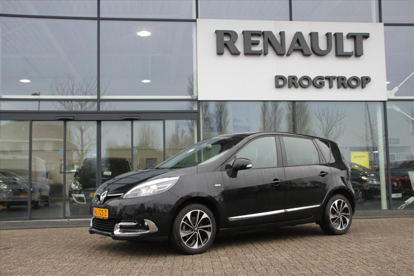 Renault Scénic - 115PK-BOSE-151DKM-NAVI-CLIMA-CAMERA-TREKHAAK- - AutoWereld.nl