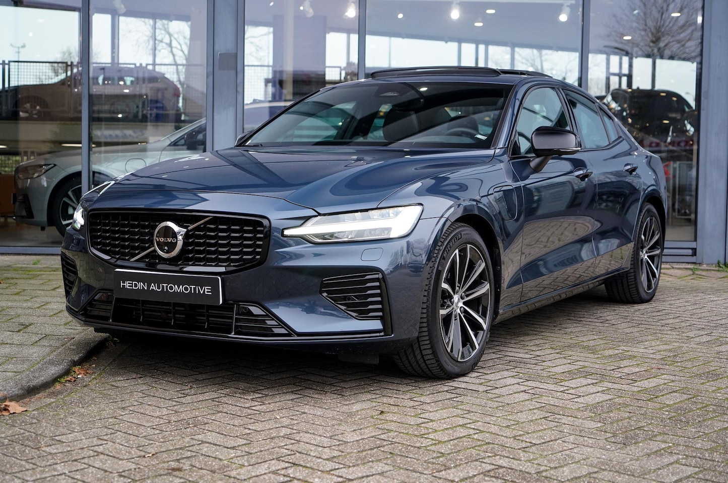 Volvo S60 - 2.0 Recharge T6 AWD Ultimate Dark Bowers & Wilkins | Adaptieve Cruise Control | Google Inf - AutoWereld.nl