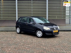 Volkswagen Polo - 1.4-16V Comfortline / Airco / 5 Deurs / Nap