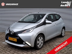 Toyota Aygo - 1.0 VVT-i x-play | Automaat | Camera | Airco | Navi