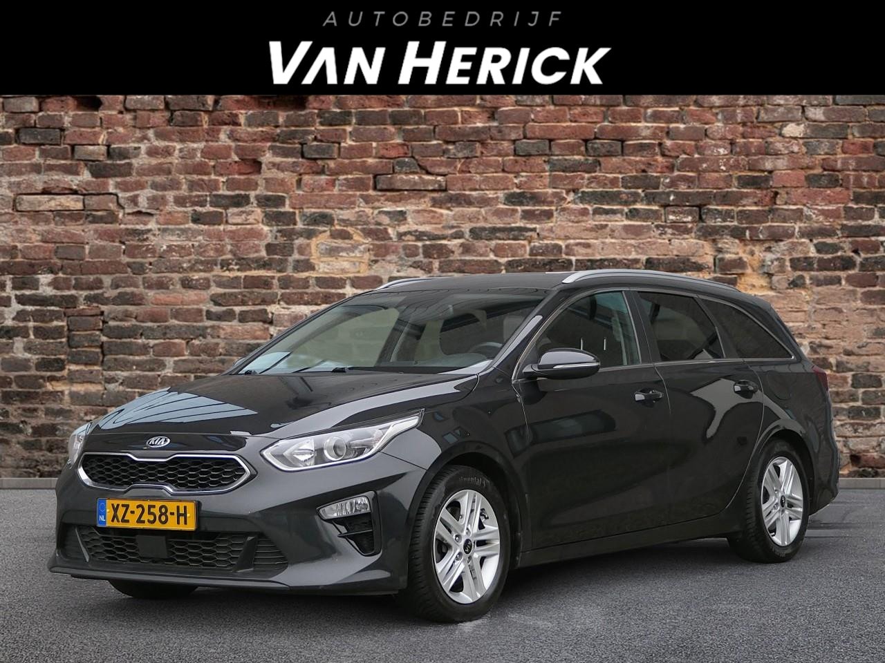 Kia Cee'd Sportswagon - Ceed 1.0 T-GDi DynamicPlusLine | Half stof/leer | Camera | Navi | Clima - AutoWereld.nl