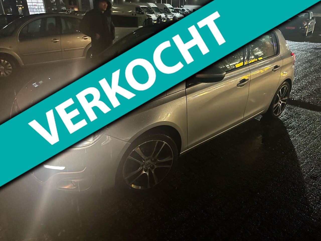 Peugeot 308 - 1.6 e-HDi Active navi LM airco 4-deurs - AutoWereld.nl