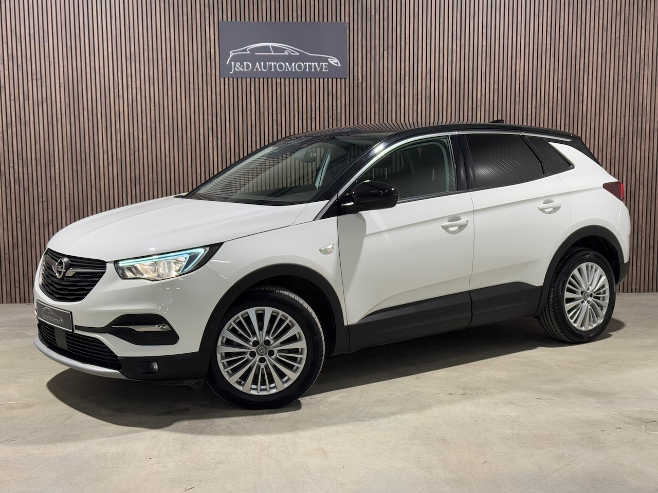 Opel Grandland X - 1.2 Turbo Innovation 2017 LED CAR-PLAY NAVI - AutoWereld.nl