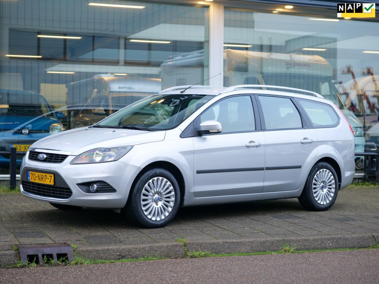 Ford Focus Wagon - 1.8 Limited NL AUTO KEYLESS AIRCO NAVI LEER - AutoWereld.nl