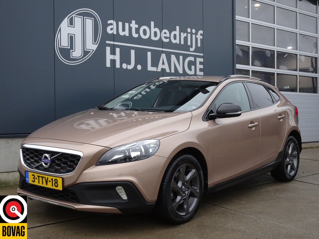 Volvo V40 Cross Country - 1.6 T4 Momentum 1.6 T4 Momentum - AutoWereld.nl