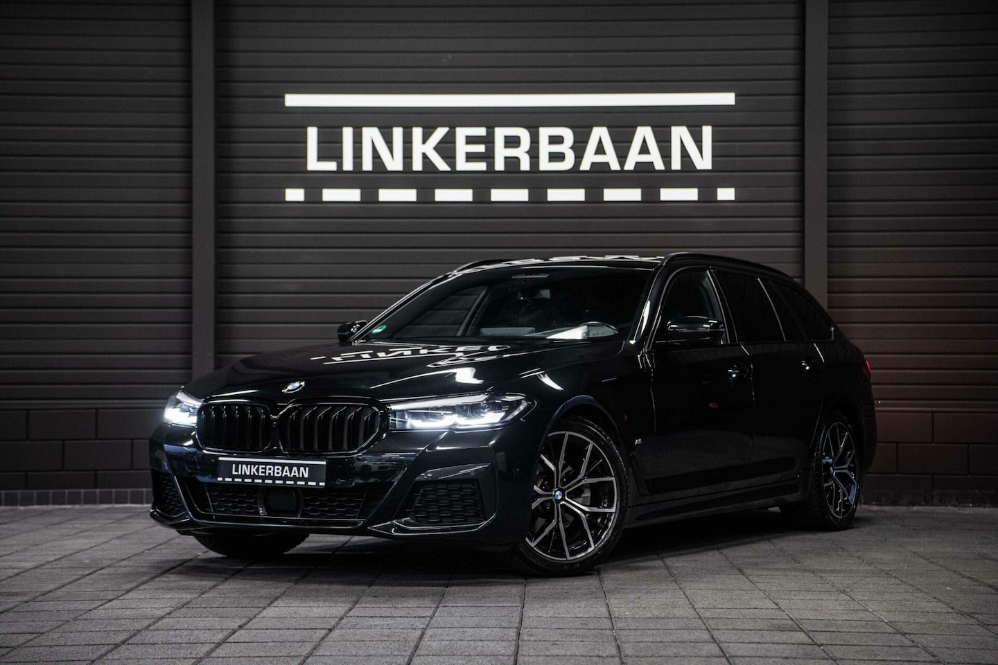 BMW 5-serie Touring - 520i | M Sport | Head Up | ACC | Live Cockpit Prof | 19 inch | - AutoWereld.nl