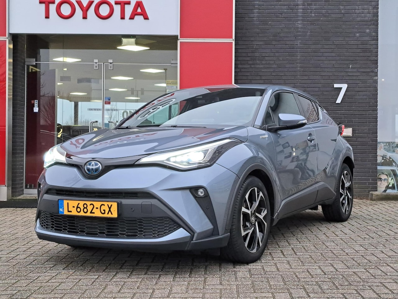 Toyota C-HR - 1.8 HYBRID STYLE Toyota C-HR 1.8 Hybrid Style Automaat - AutoWereld.nl