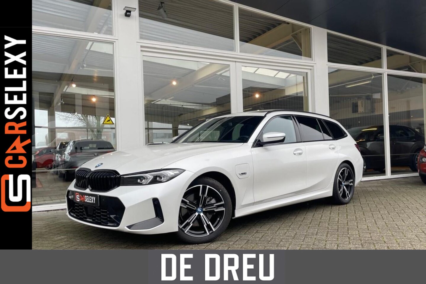 BMW 3-serie Touring - 320e M Sport | PHEV | PANORAMADAK | LEDER | SHADOWLINE | STOELVERW. - AutoWereld.nl