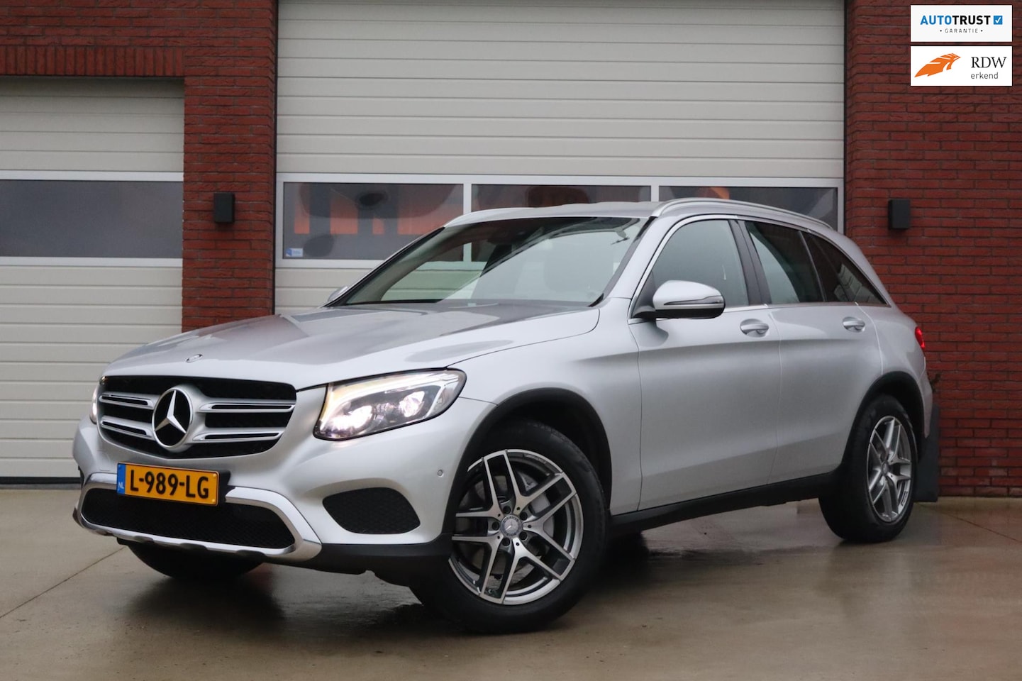 Mercedes-Benz GLC-klasse - 250 4MATIC Edition 1 AMG-Line velgen 19" - Groot scherm navigatie - Afneembare trekhaak - - AutoWereld.nl