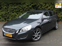 Volvo V60 - 1.6 DRIVe Kinetic 114PK | Climate Control | Cruise Control | Achteruitrijcamera | LMV | NA