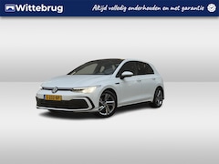 Volkswagen Golf - 1.5 eTSI R-Line / Panoramadak / Digitale Cockpit / Achteruitrijcamera / LED / Keyless Entr