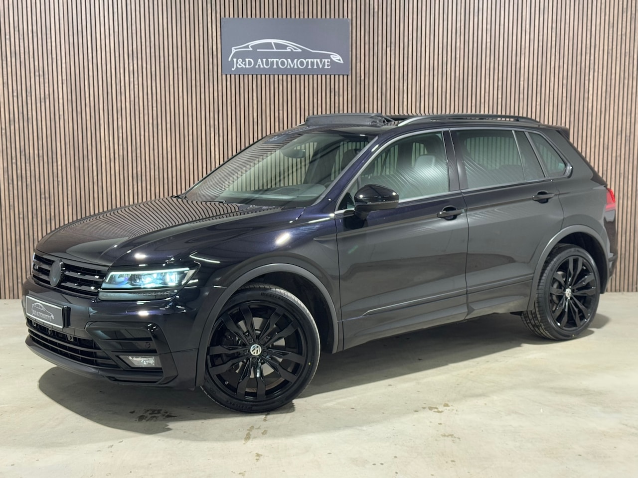 Volkswagen Tiguan - 2.0 TSI 4Motion 3x R-Line 2018 DSG 220PK LED PANO - AutoWereld.nl